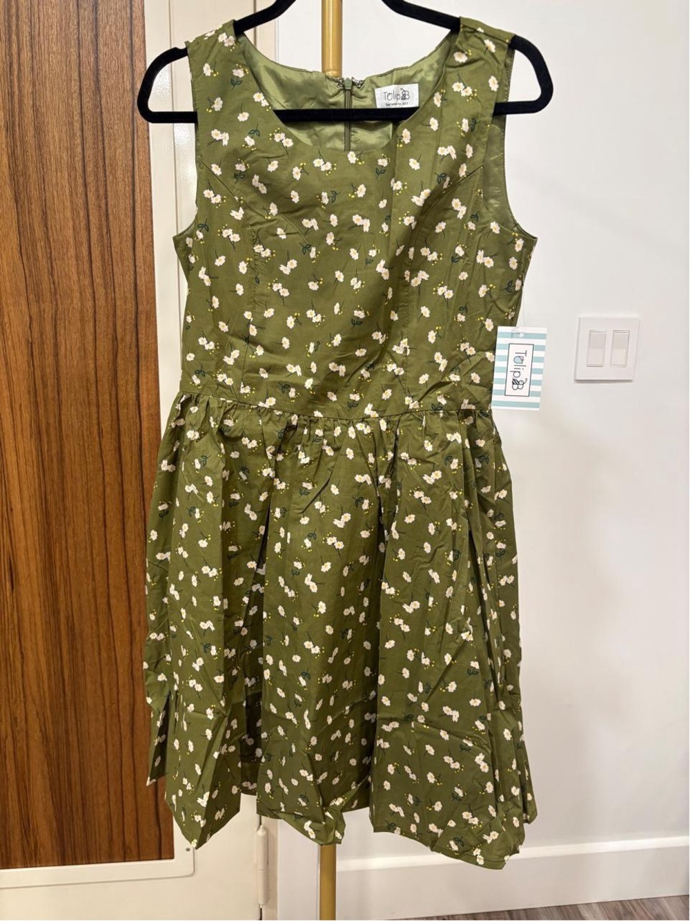 Olive Floral Sleeveless Fit-and-Flare Dress - Picture 3 of 3